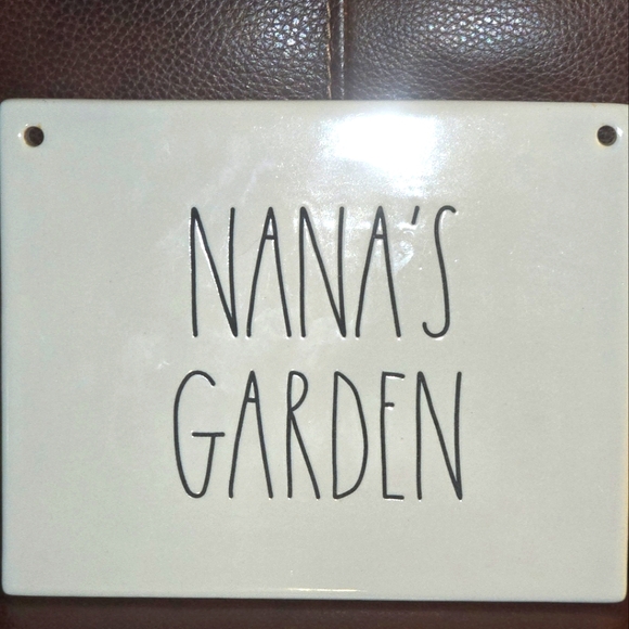 Rae Dunn Garden Plaque 7.5 x 6-inch NANA'S GARDEN Artisan Collection by Magenta - Picture 1 of 8
